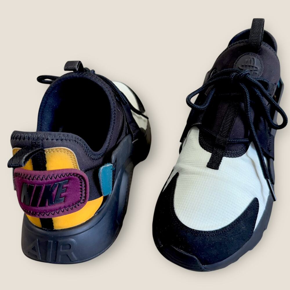 Nike Black and Green Chunky Sneakers